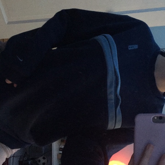 Trendy Vintage Nike sweater 🤩 - Picture 2 of 2